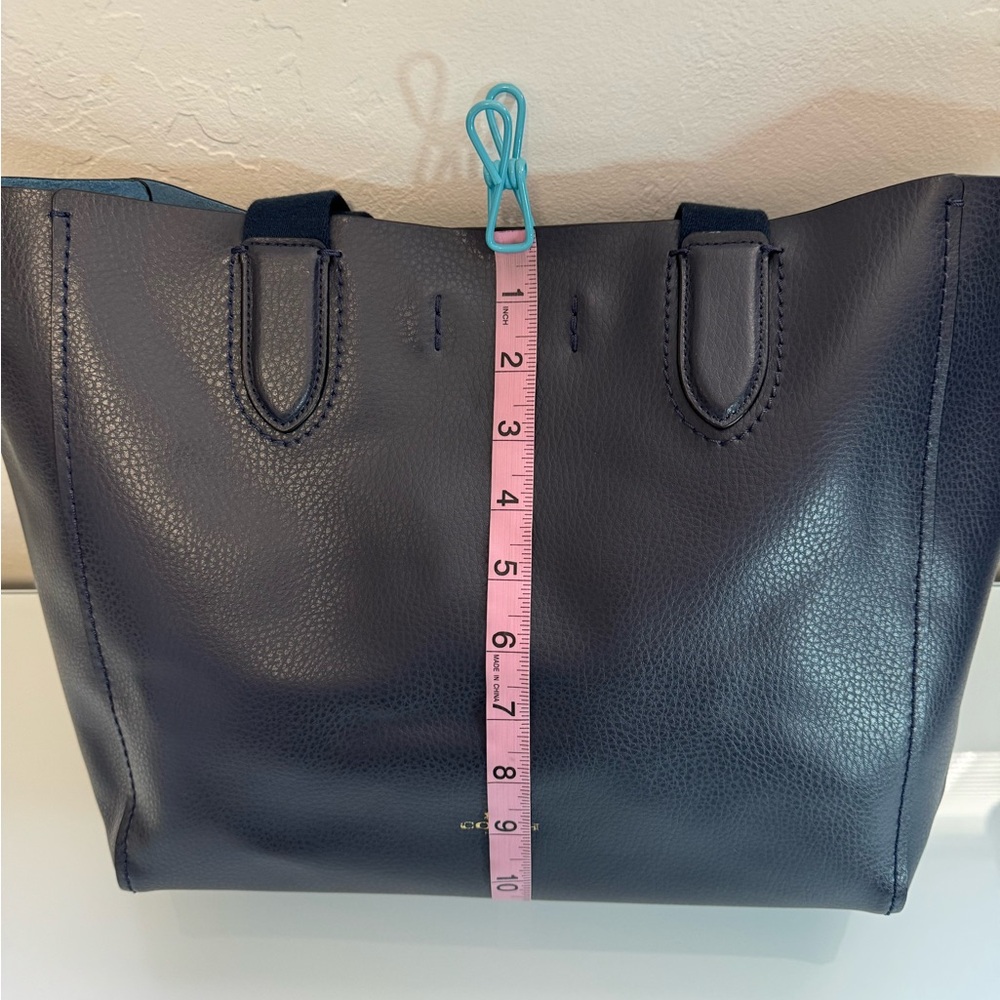 Coach Derby navy pebbled leather tote w/ snap closure - Picture 11 of 12